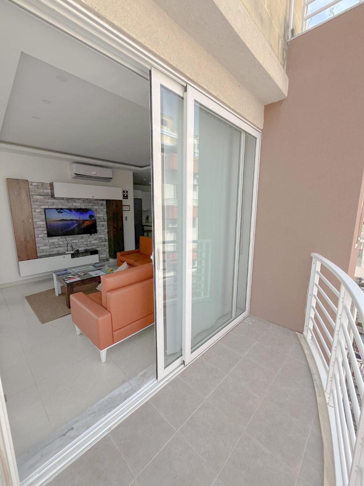 Apartament In Ta' Xbiex 3Br- 3 Min Yatch Marina Msida Zewnętrze zdjęcie