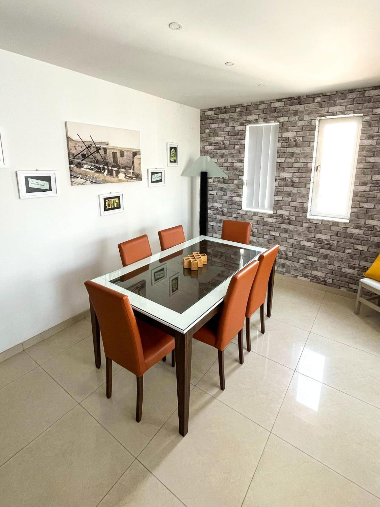 Apartament In Ta' Xbiex 3Br- 3 Min Yatch Marina Msida Zewnętrze zdjęcie